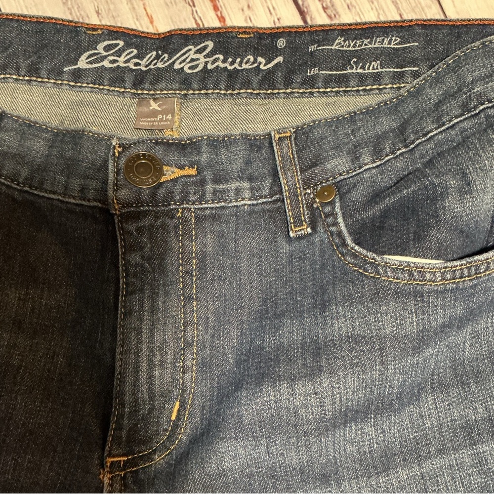 Eddie Bauer Boyfriend Slim Women’s jeans. Size P14. - Picture 3 of 9